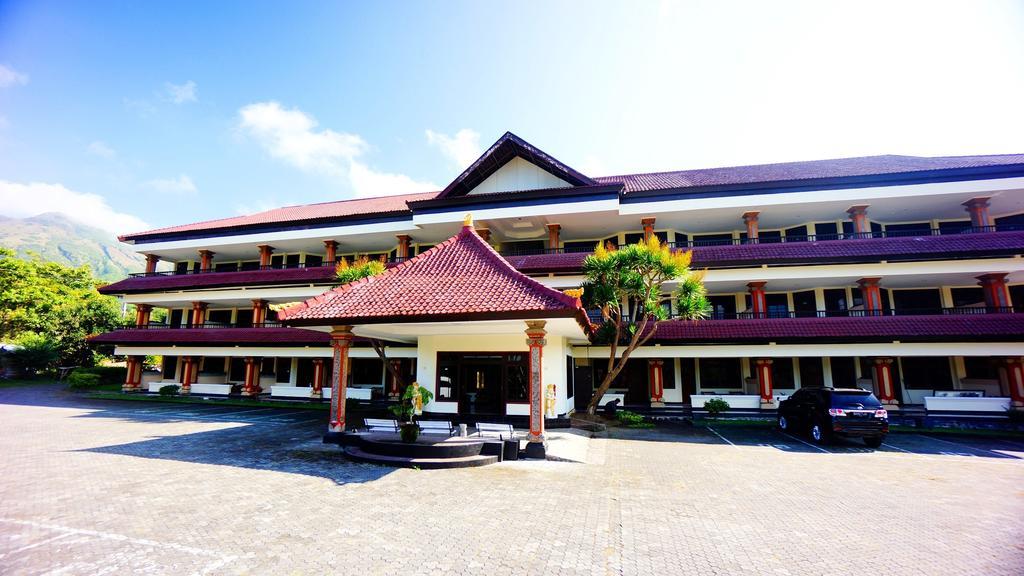 Puri Bening Lake Front Hotel คุบู ภายนอก รูปภาพ